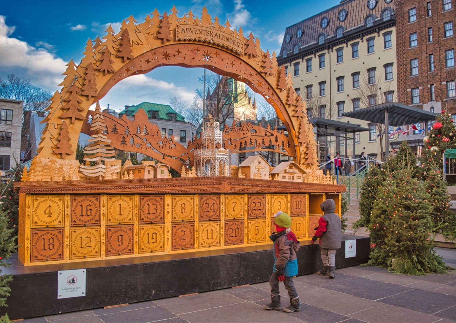 Quebec City gets ready for the German Christmas Market The Quebec