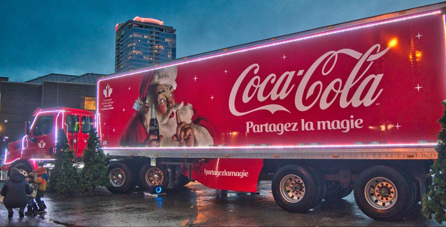 Santa comes to town with the CocaCola Holiday Caravan The Quebec